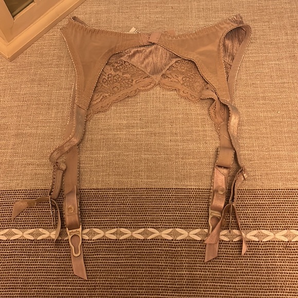 Piege Lingerie Garter Belt Size Small - Picture 2 of 4